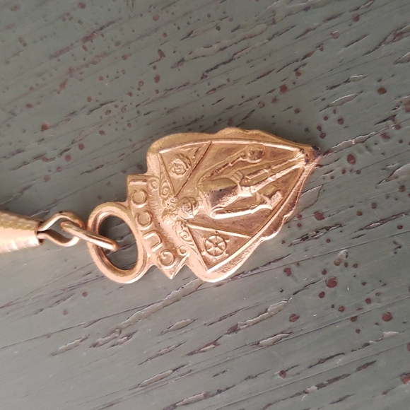 Vintage Gucci Gold Knight Crest Key Chain Fob Zipper Handbag Pull - Picture 4 of 6